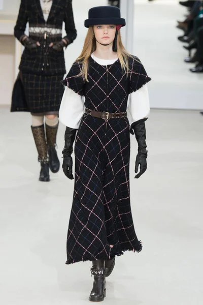 Look 27